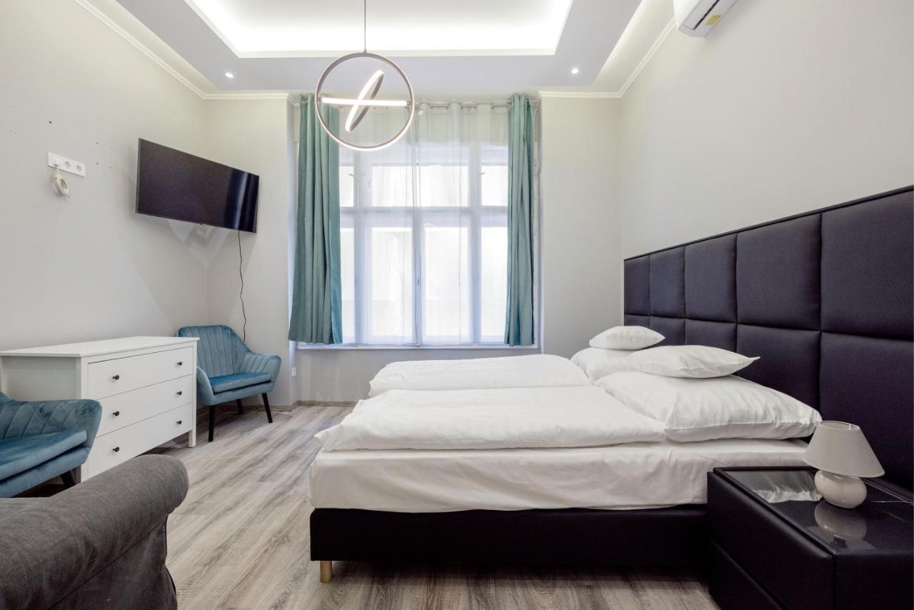 A Golden Star Modern Luxury And Appartamento