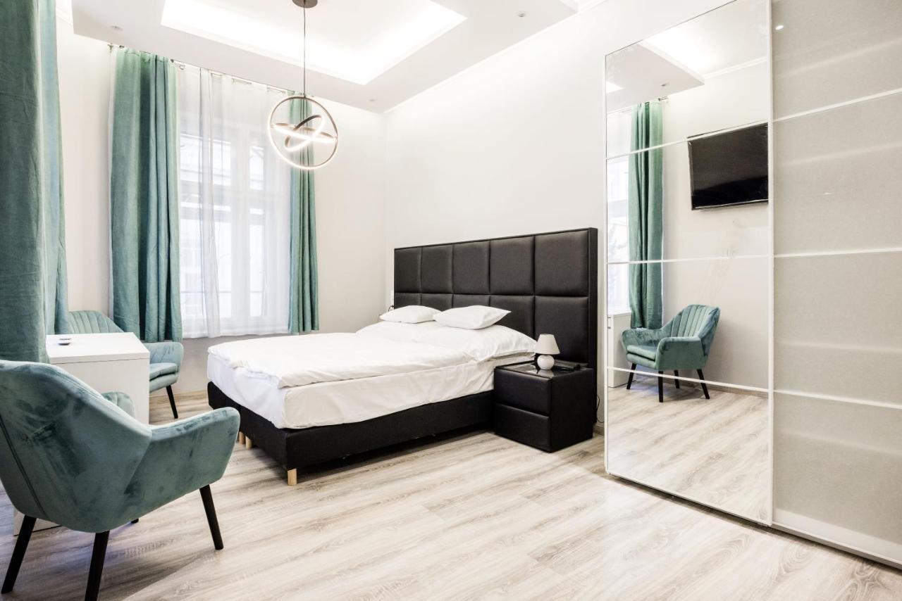 A Golden Star Modern Luxury And * Budapest