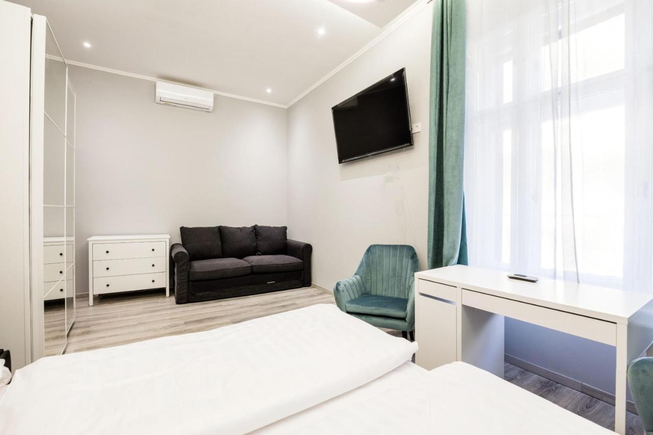 A Golden Star Modern Luxury And Appartamento