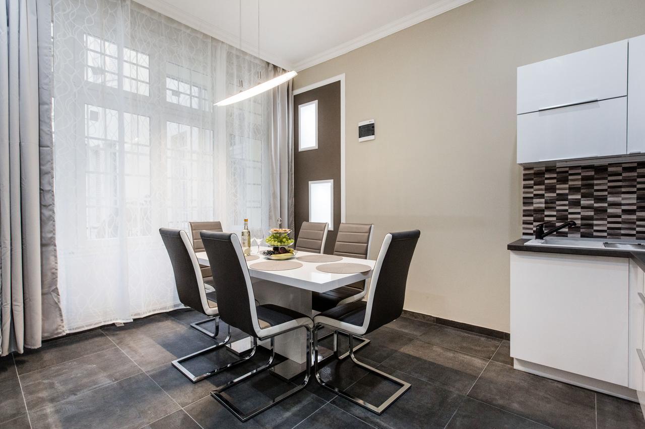 Apartment A Golden Star Modern Luxury And Budapest