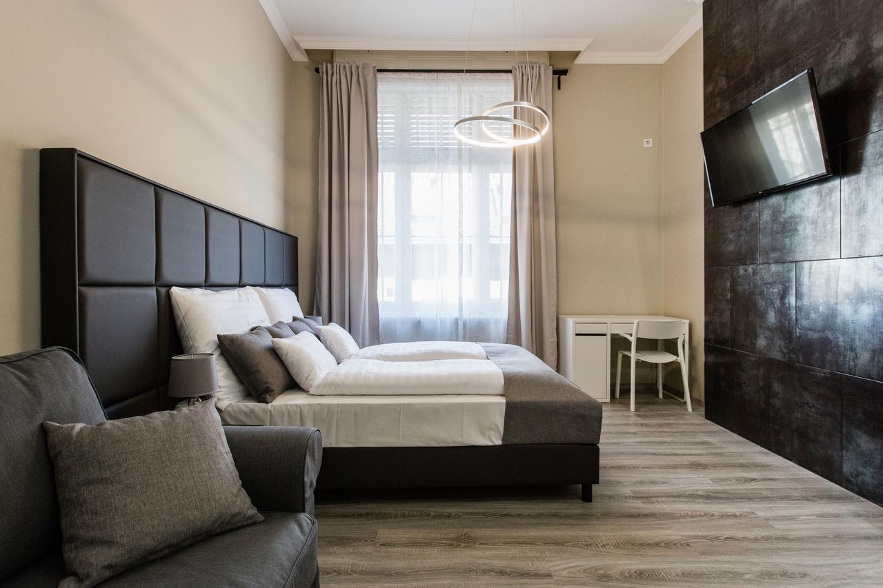 A Golden Star Modern Luxury And Budapeste